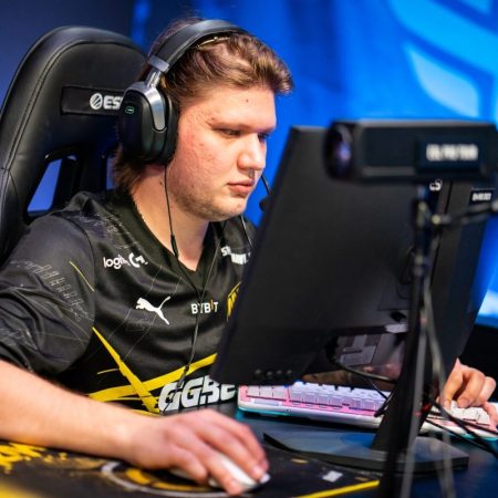 How to Adapt to Enemy Strategies in CS2