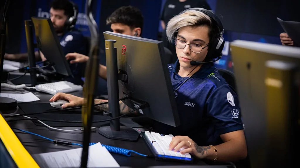 team play on cs2